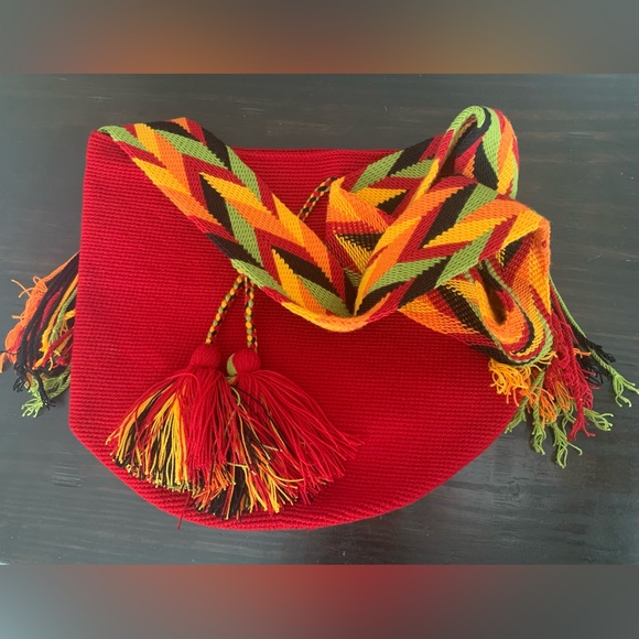 Red an colorful artisan handmade Colombian Mochila (bag). - Picture 3 of 6